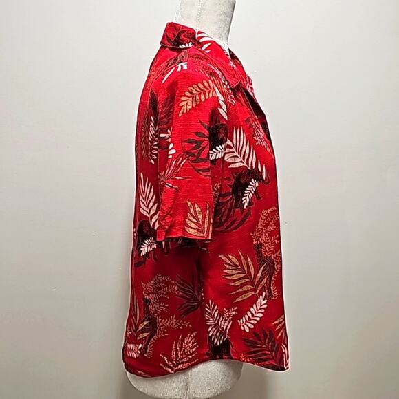 c. b. collections Petite Womens Button Front Short Sleeve Animal Print Top Sz PM - Picture 7 of 9